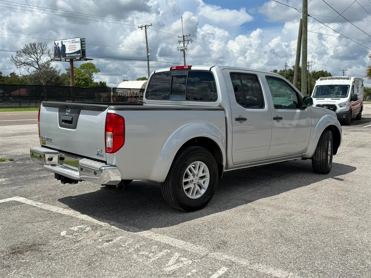 Nissan Frontier S Crew Cab 5AT 2WD 2017