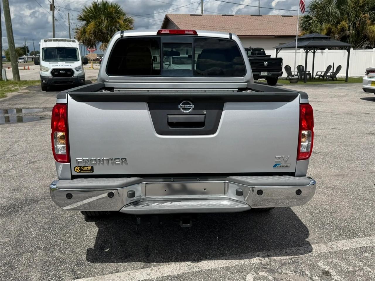 Nissan Frontier S Crew Cab 5AT 2WD 2017