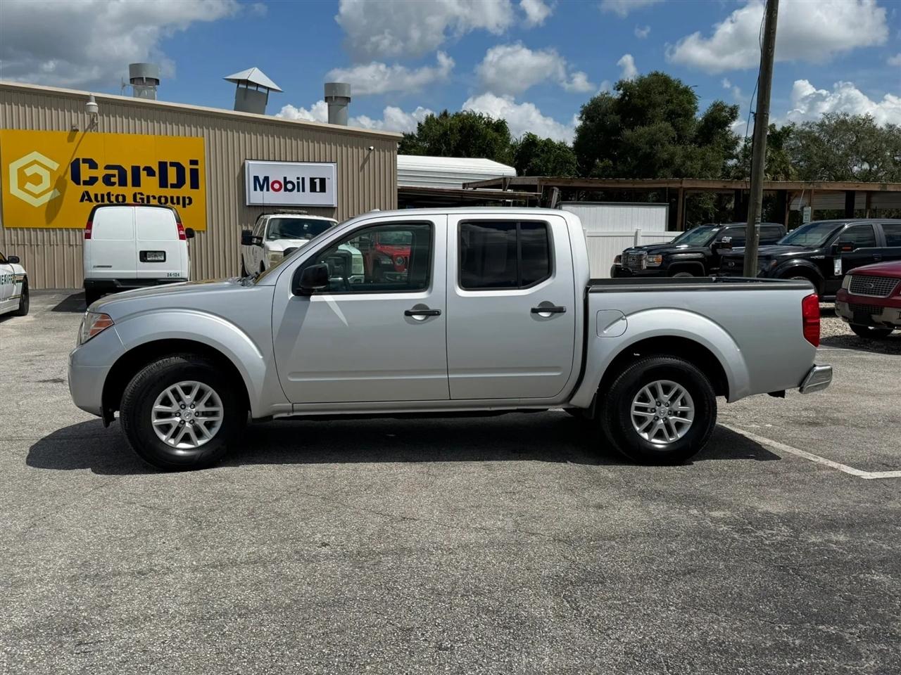 Nissan Frontier S Crew Cab 5AT 2WD 2017
