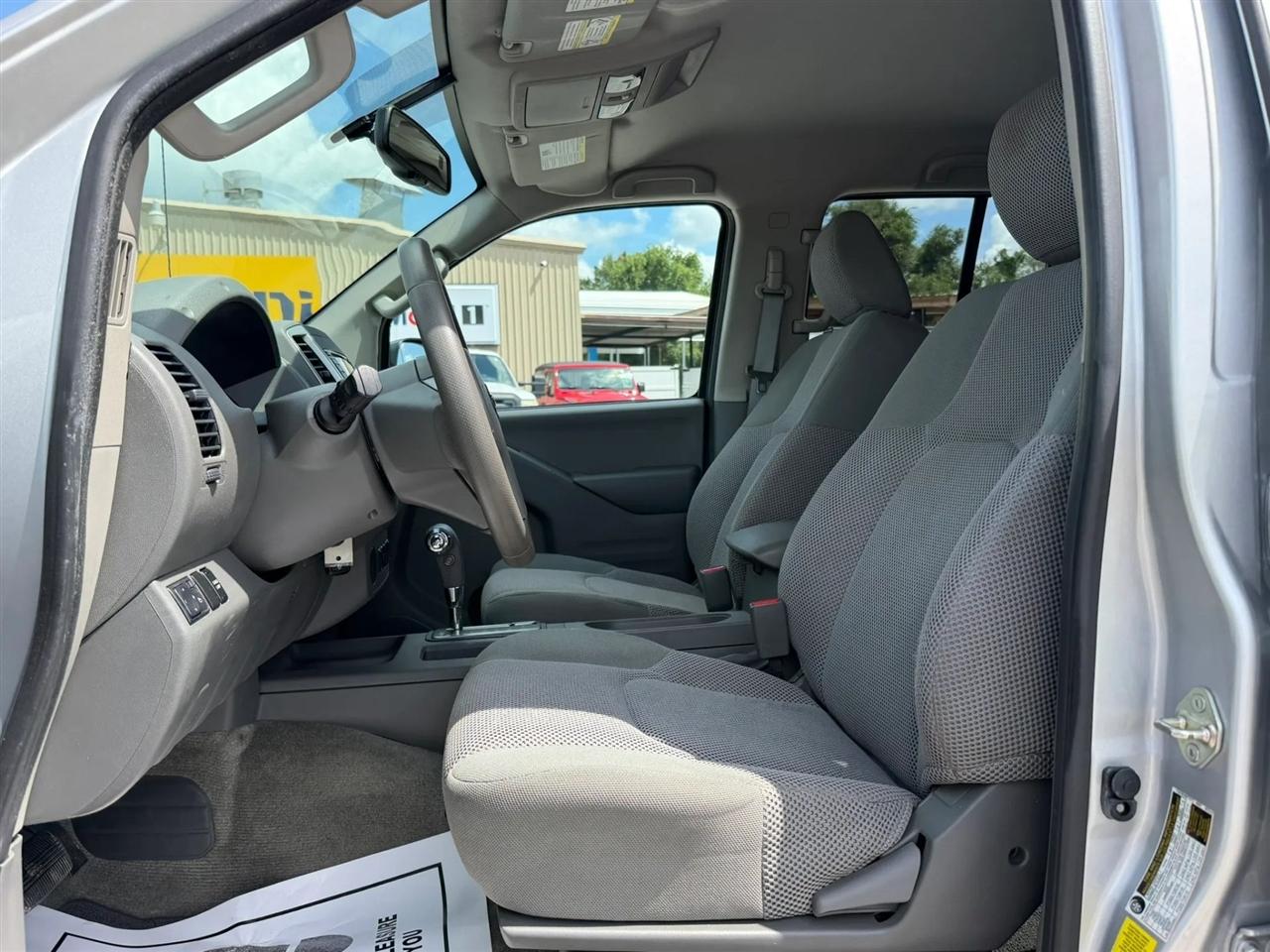 Nissan Frontier S Crew Cab 5AT 2WD 2017