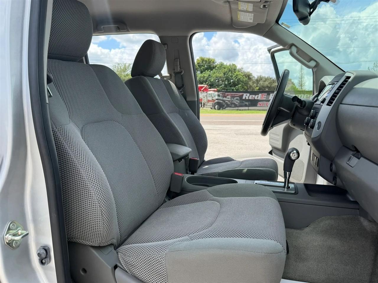 Nissan Frontier S Crew Cab 5AT 2WD 2017