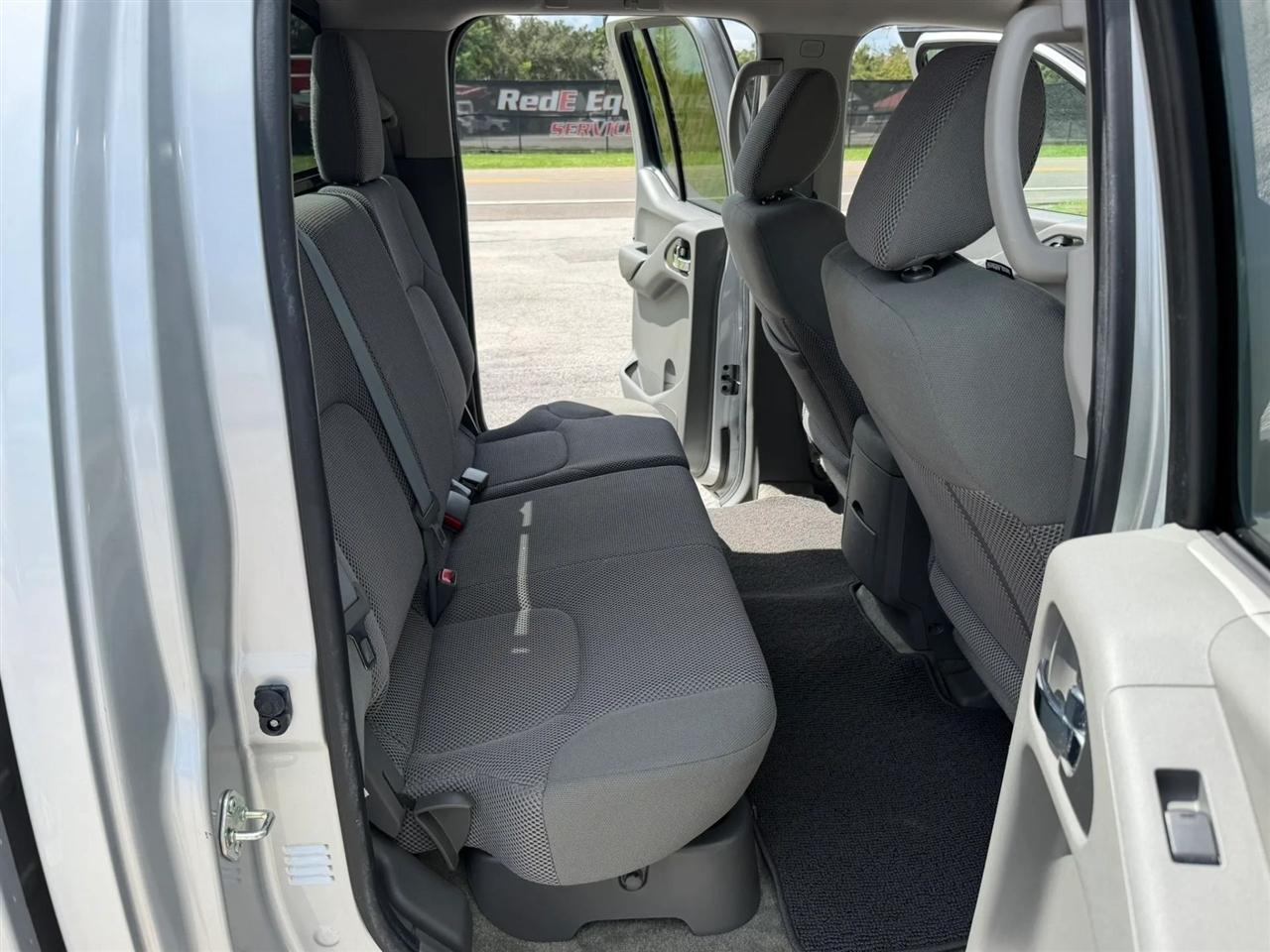 Nissan Frontier S Crew Cab 5AT 2WD 2017