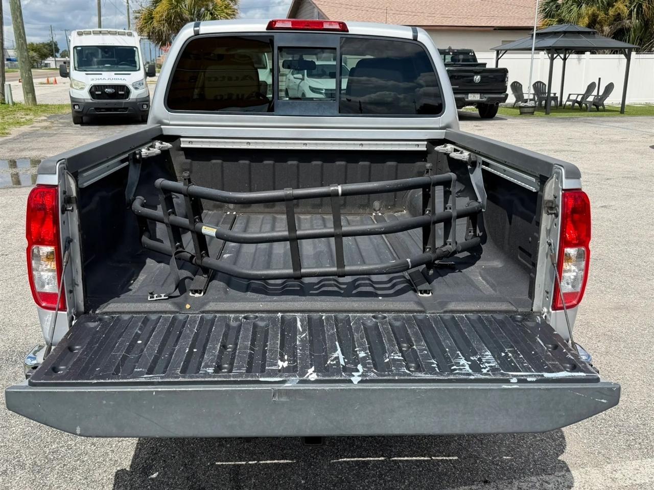 Nissan Frontier S Crew Cab 5AT 2WD 2017