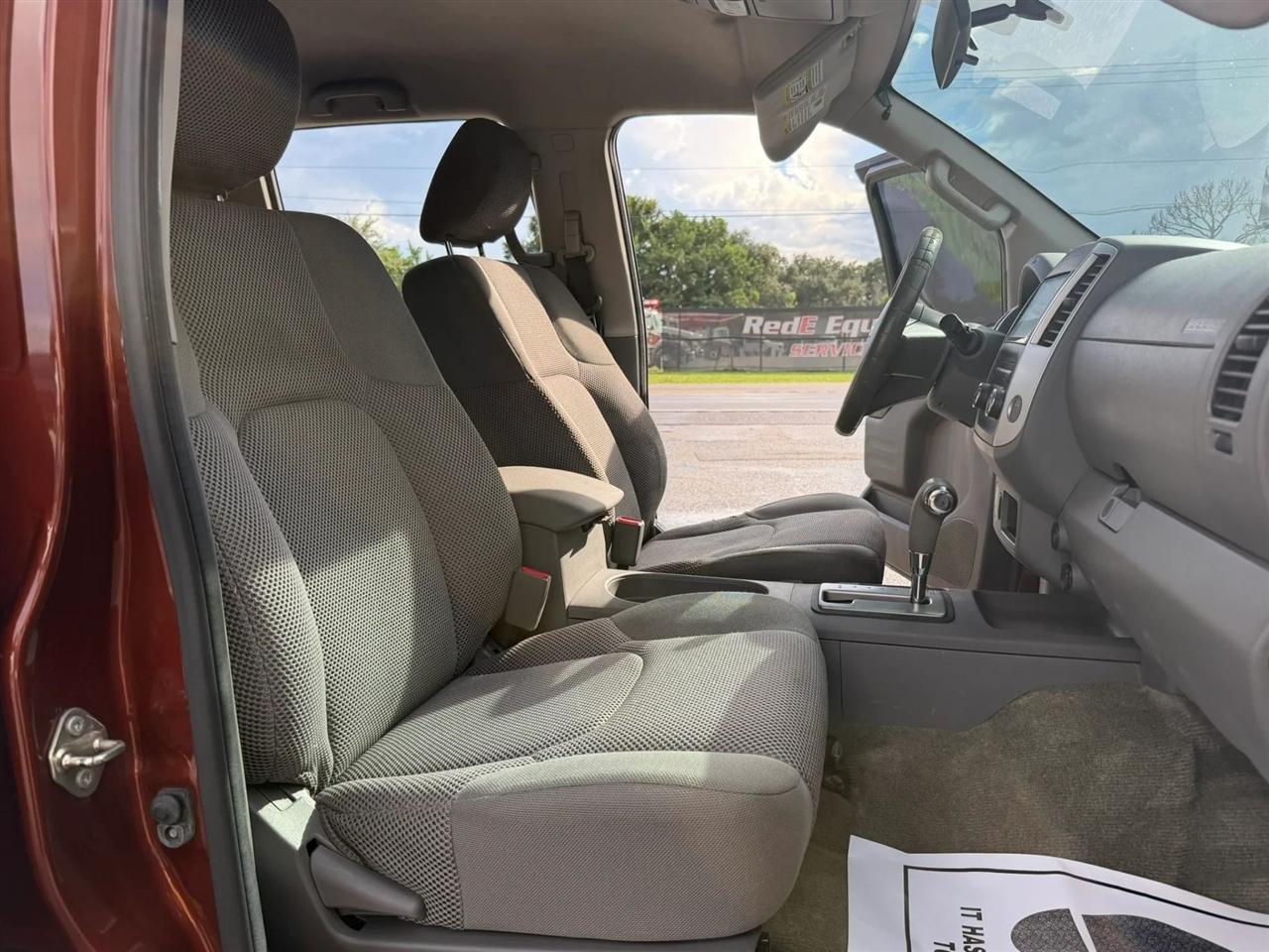 Nissan Frontier S Crew Cab 5AT 2WD 2017