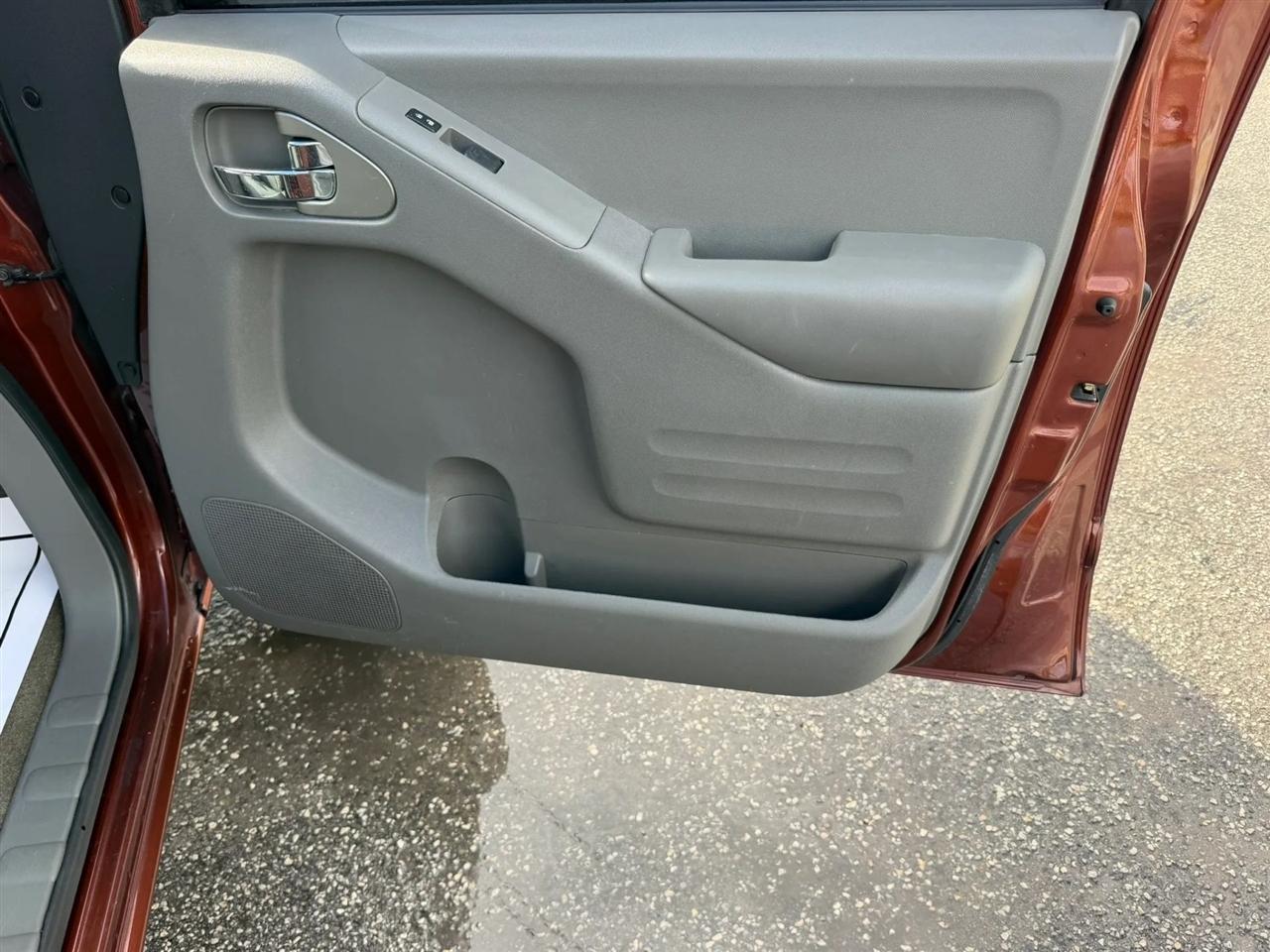 Nissan Frontier S Crew Cab 5AT 2WD 2017