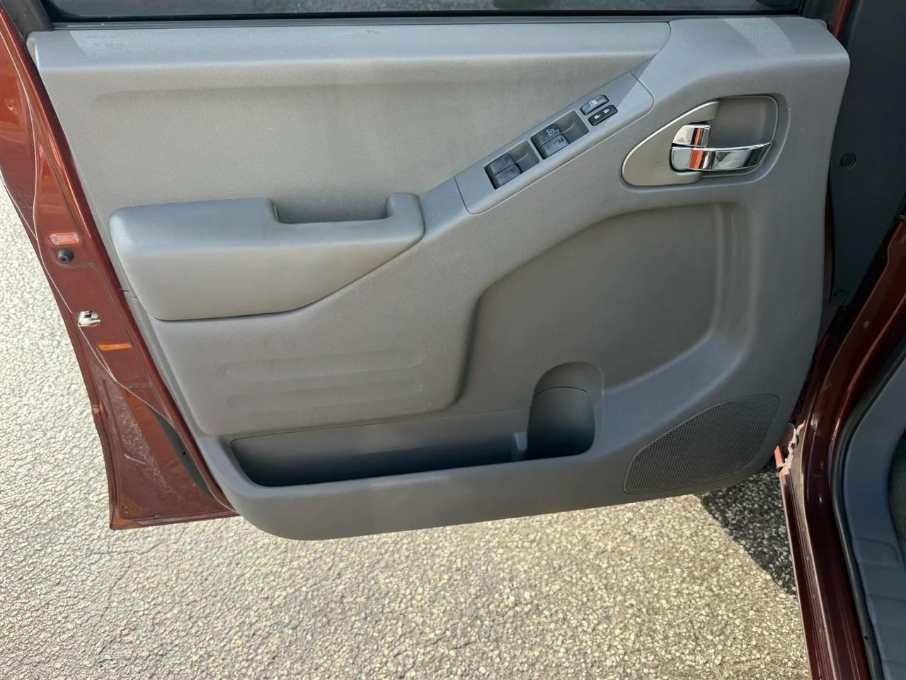 Nissan Frontier S Crew Cab 5AT 2WD 2017