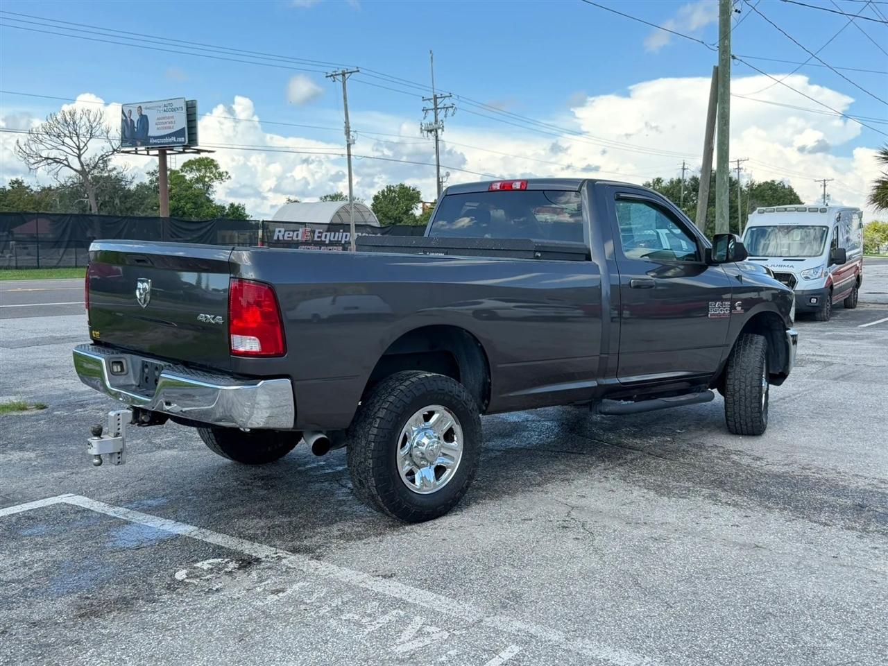RAM 3500 Tradesman Regular Cab 4WD 2017