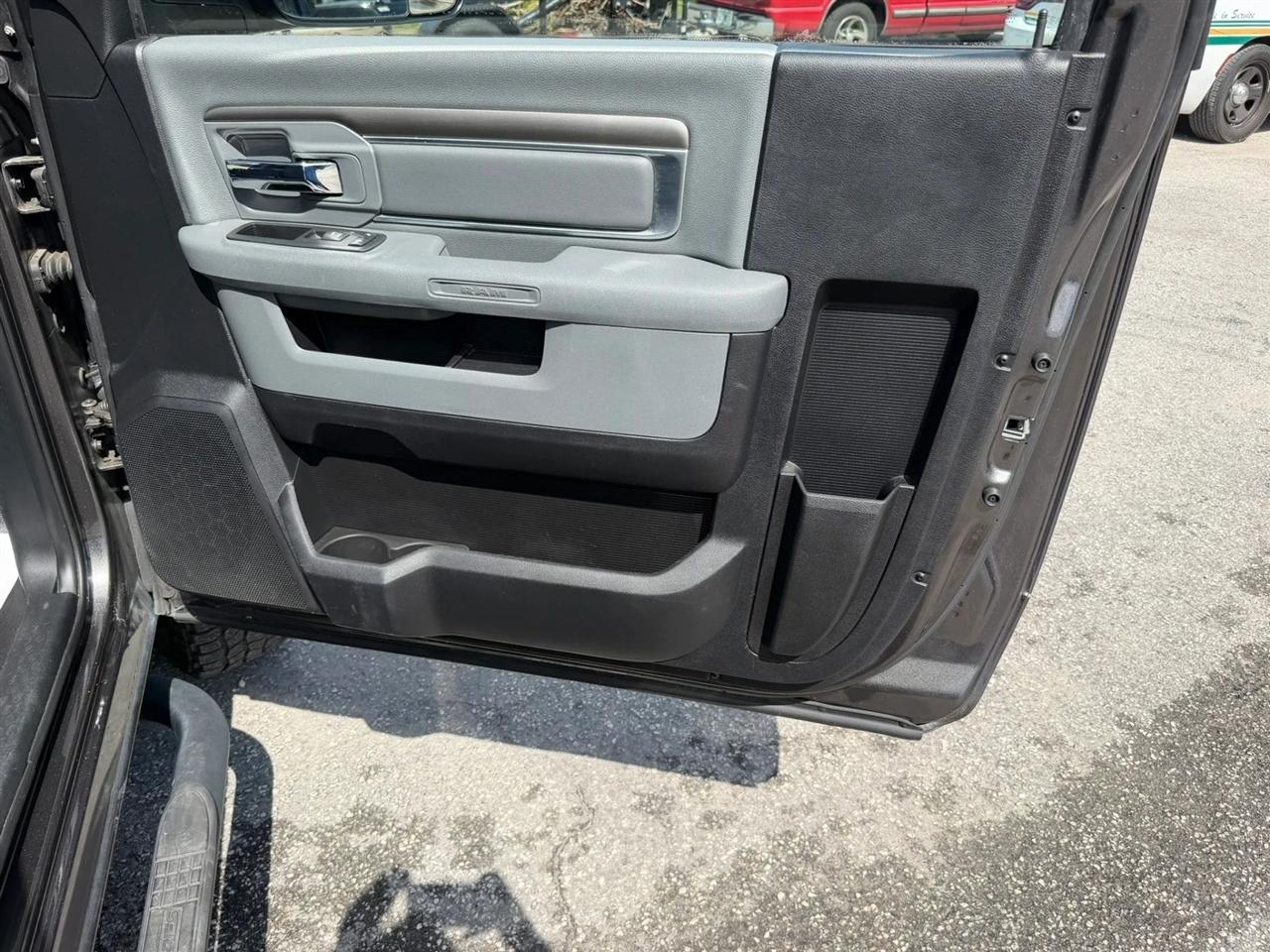 RAM 3500 Tradesman Regular Cab 4WD 2017