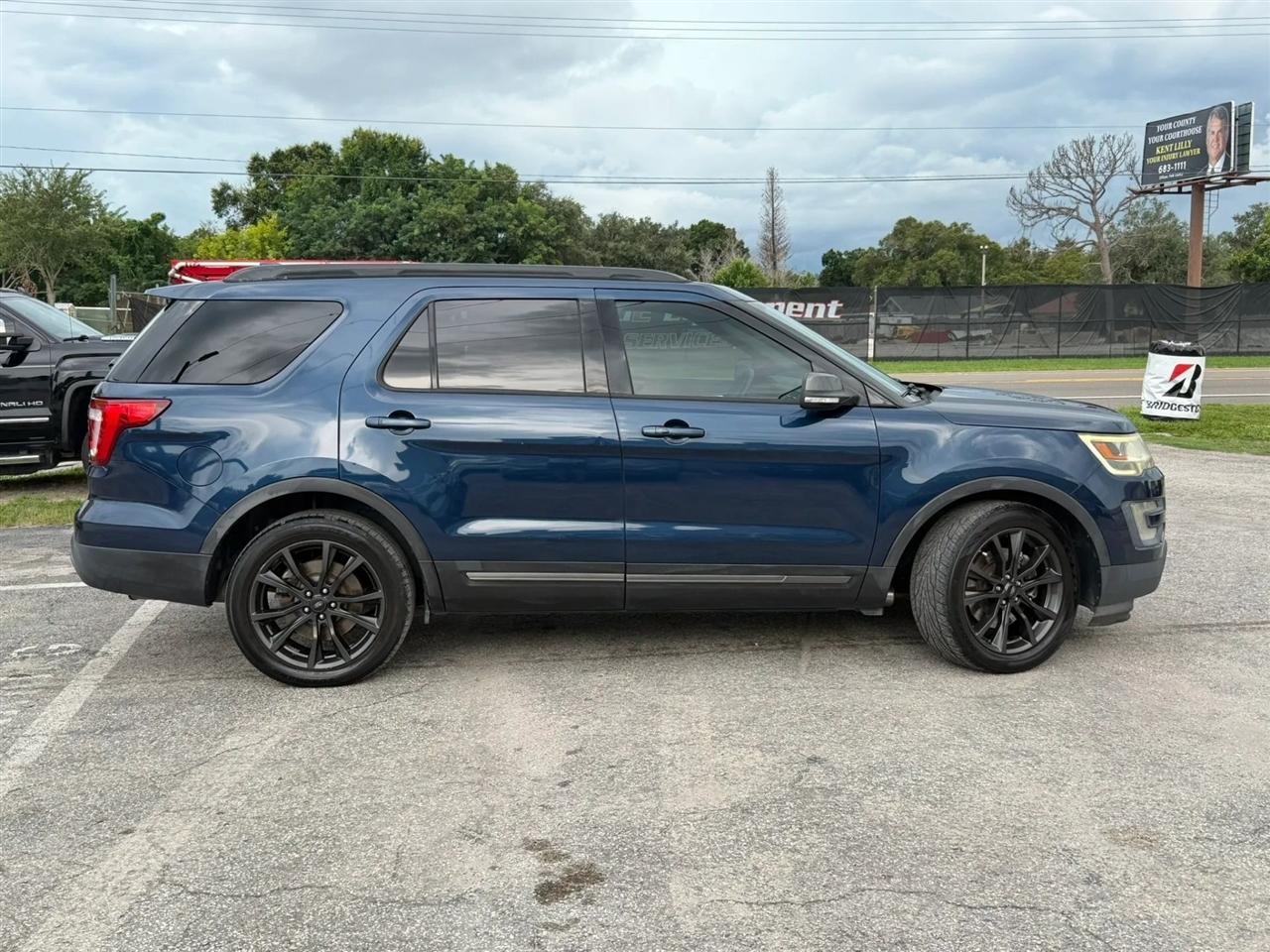 Ford Explorer XLT FWD 2017