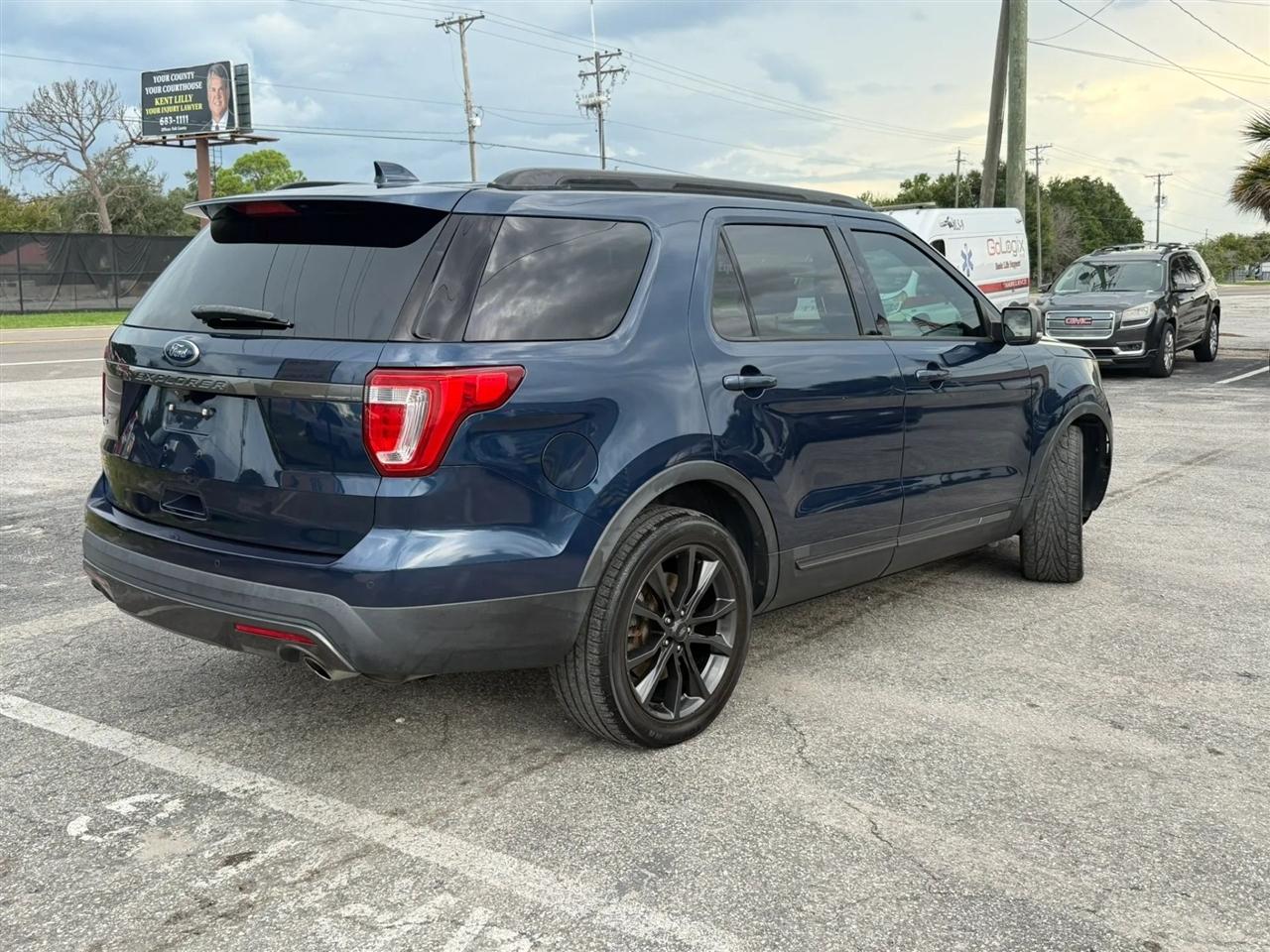 Ford Explorer XLT FWD 2017