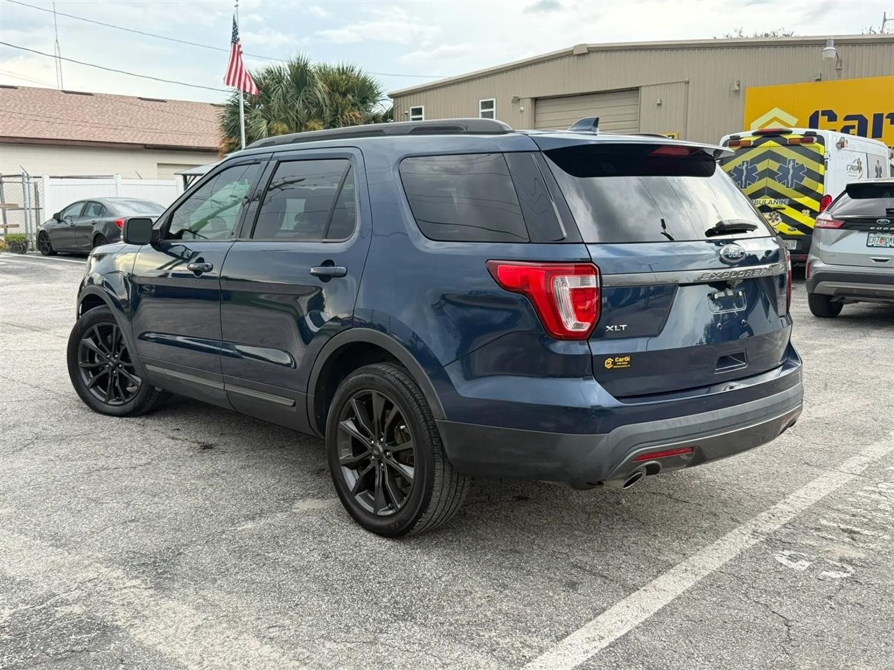 Ford Explorer XLT FWD 2017