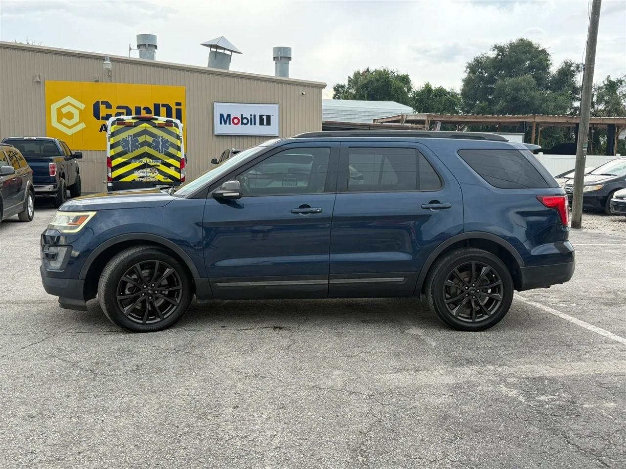 Ford Explorer XLT FWD 2017