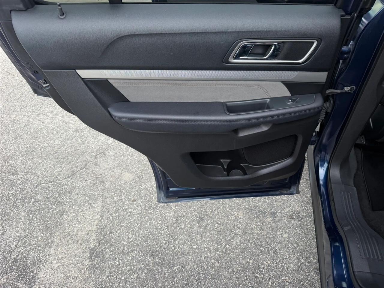 Ford Explorer XLT FWD 2017