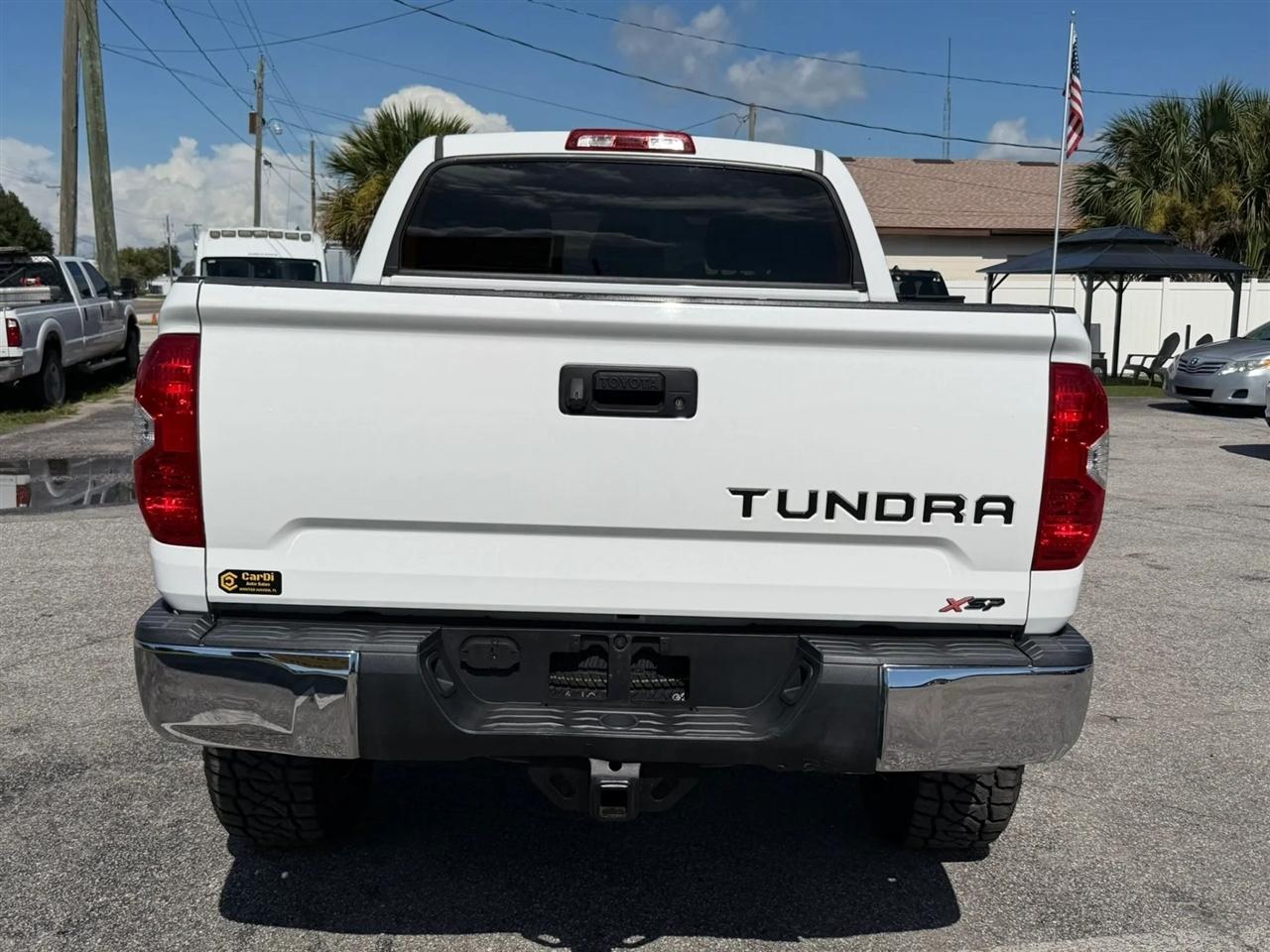 Toyota Tundra SR5 5.7L V8 FFV CrewMax 2WD 2017