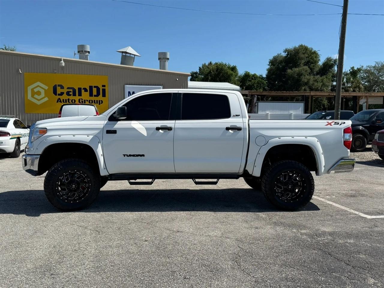 Toyota Tundra SR5 5.7L V8 FFV CrewMax 2WD 2017