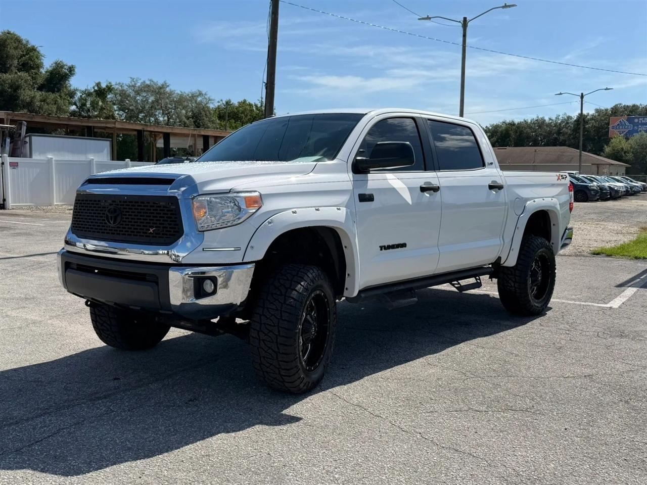 Toyota Tundra SR5 5.7L V8 FFV CrewMax 2WD 2017