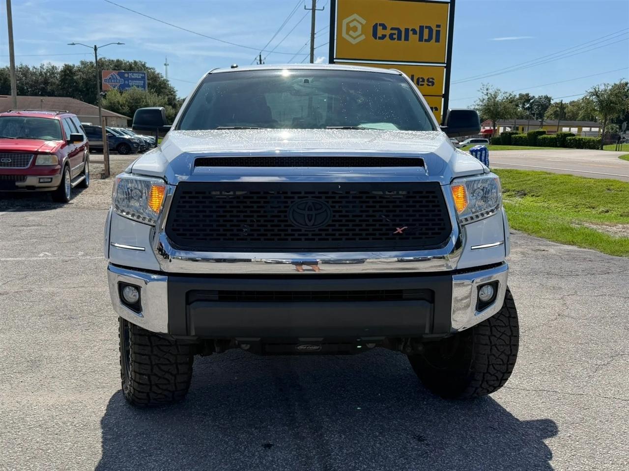 Toyota Tundra SR5 5.7L V8 FFV CrewMax 2WD 2017
