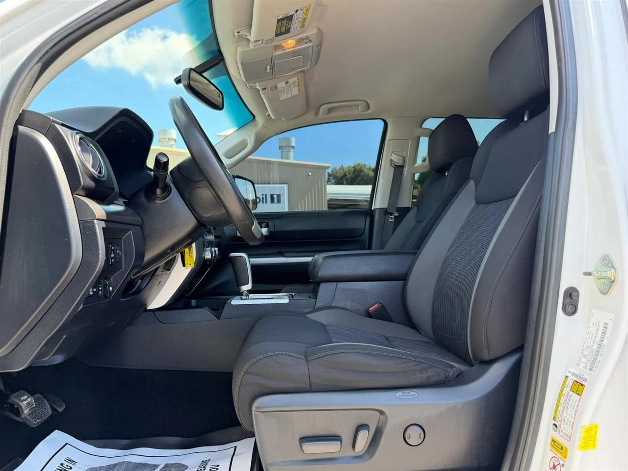 Toyota Tundra SR5 5.7L V8 FFV CrewMax 2WD 2017