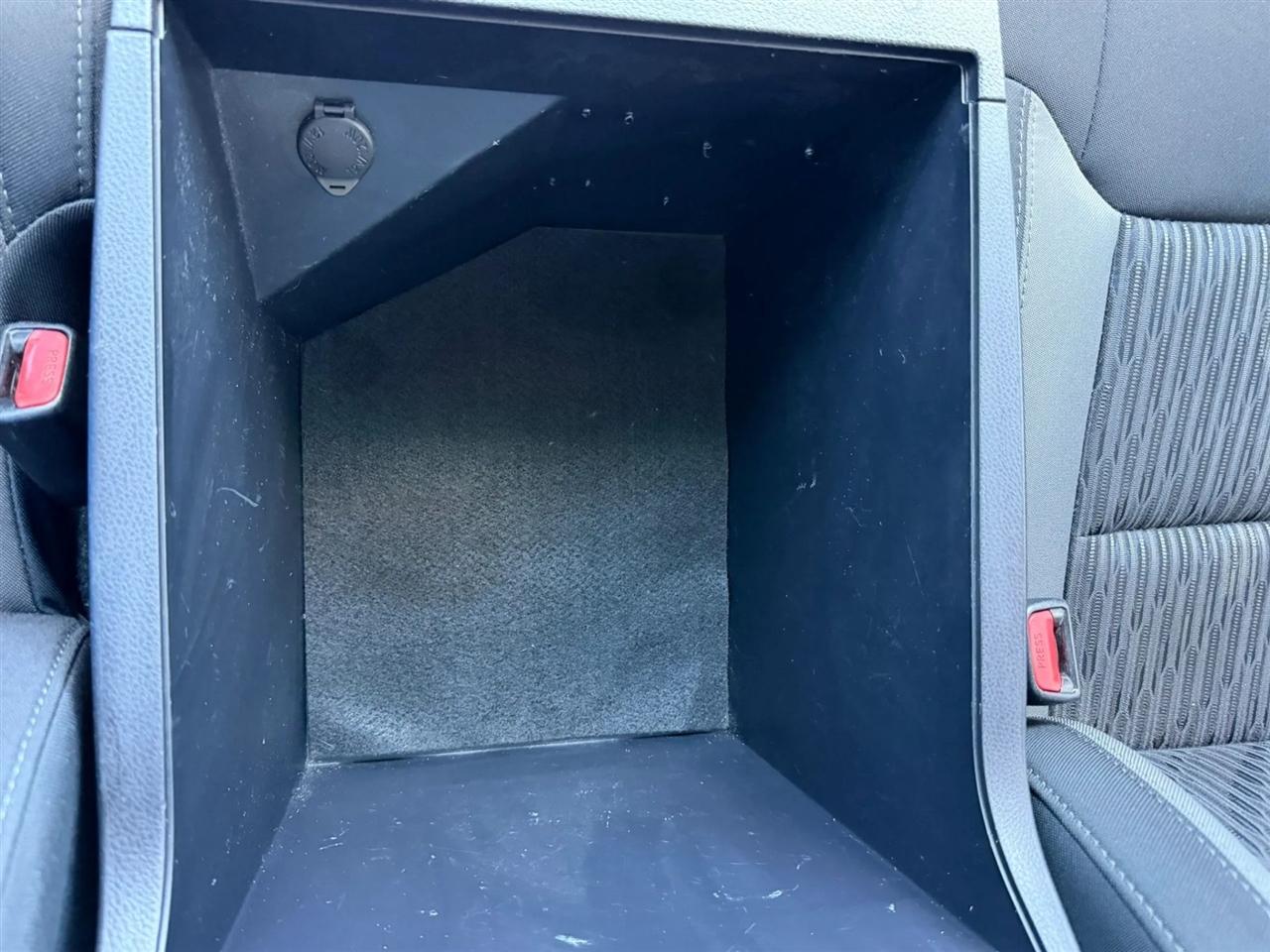 Toyota Tundra SR5 5.7L V8 FFV CrewMax 2WD 2017