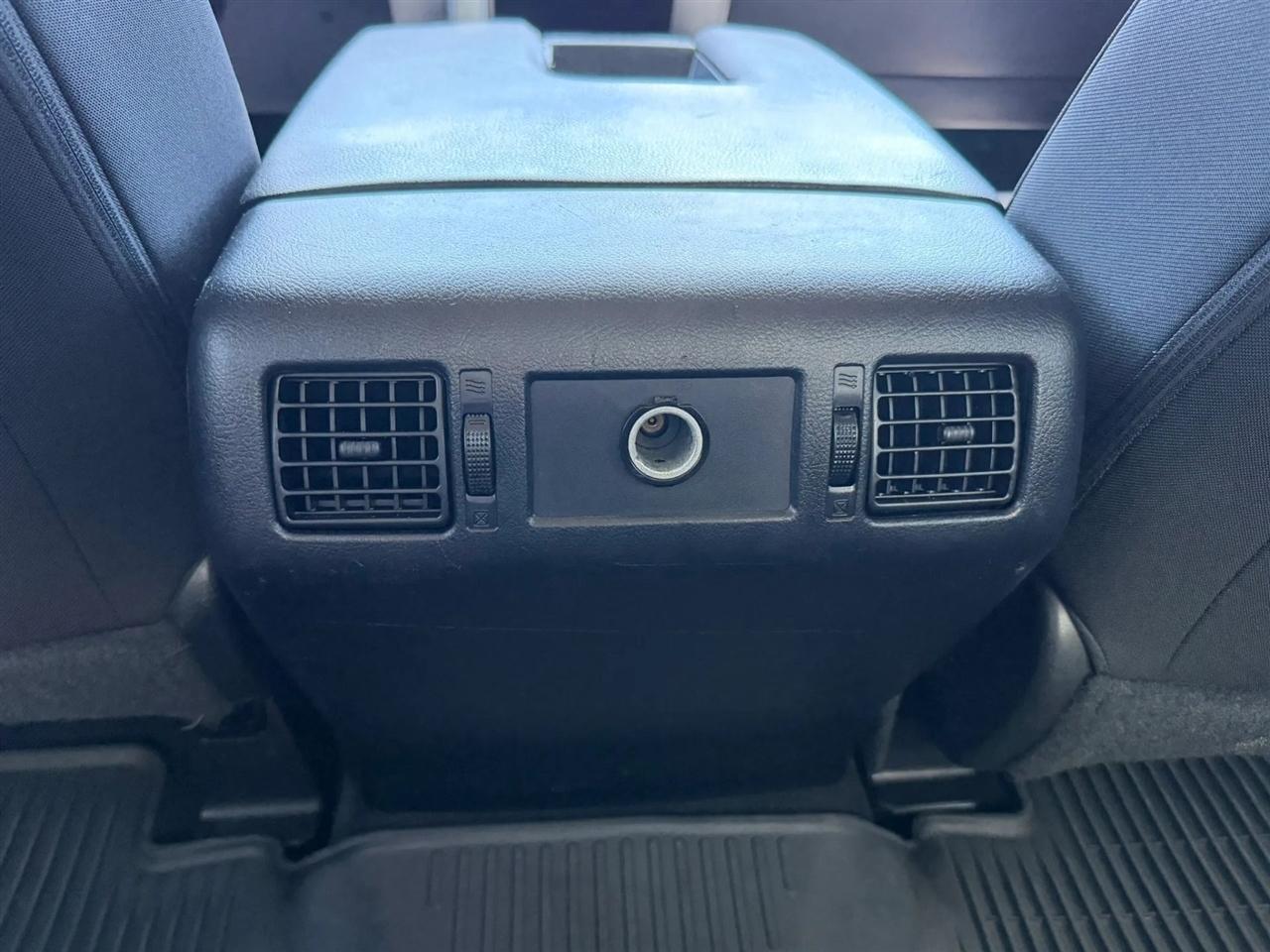 Toyota Tundra SR5 5.7L V8 FFV CrewMax 2WD 2017