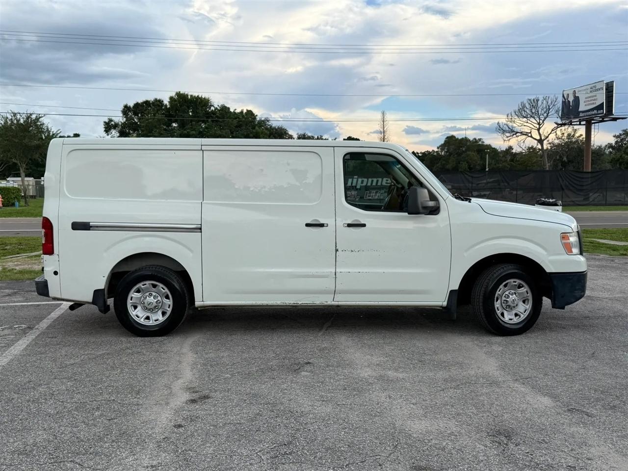 Nissan NV Cargo 1500 SV 2015