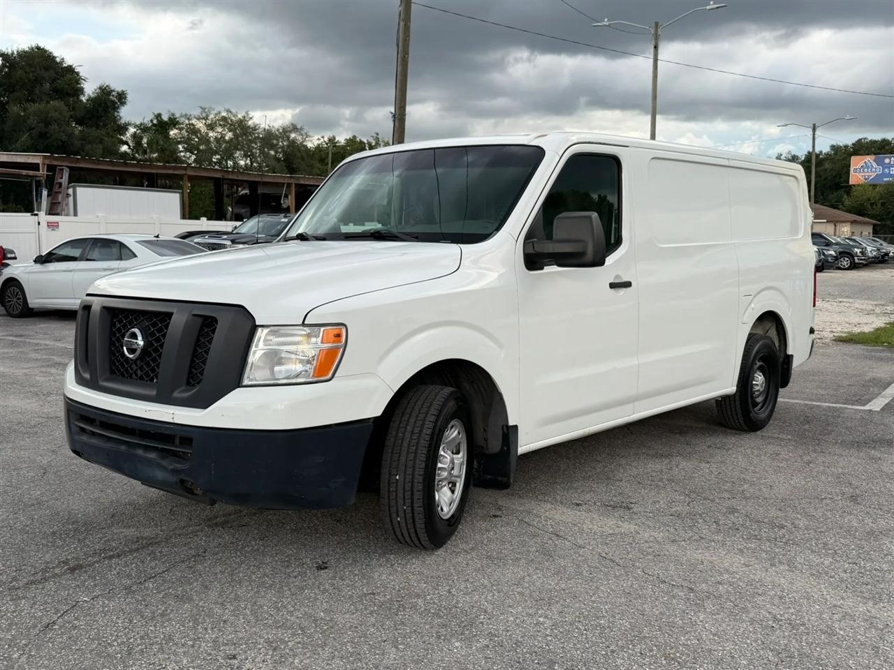 Nissan NV Cargo 1500 SV 2015
