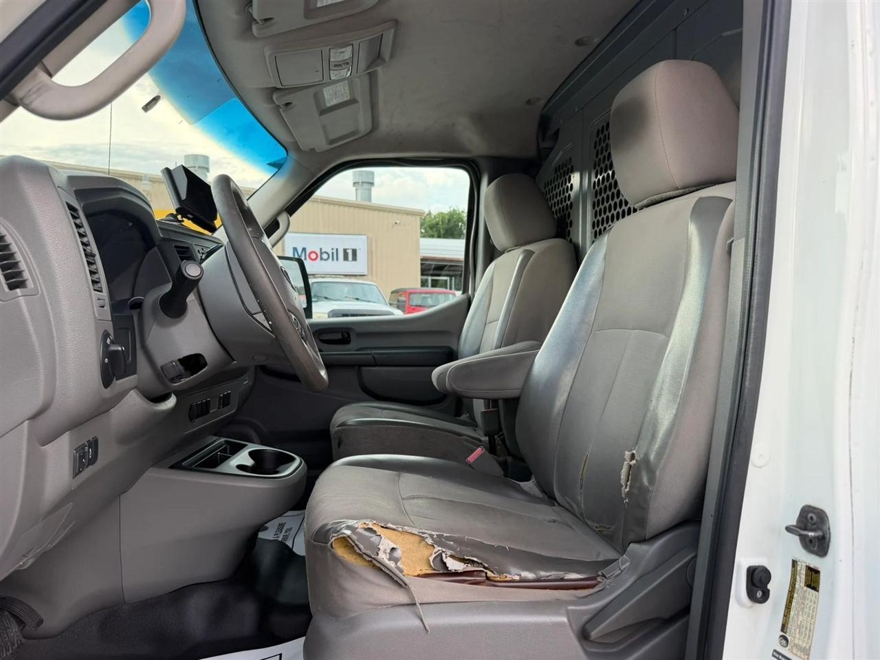 Nissan NV Cargo 1500 SV 2015