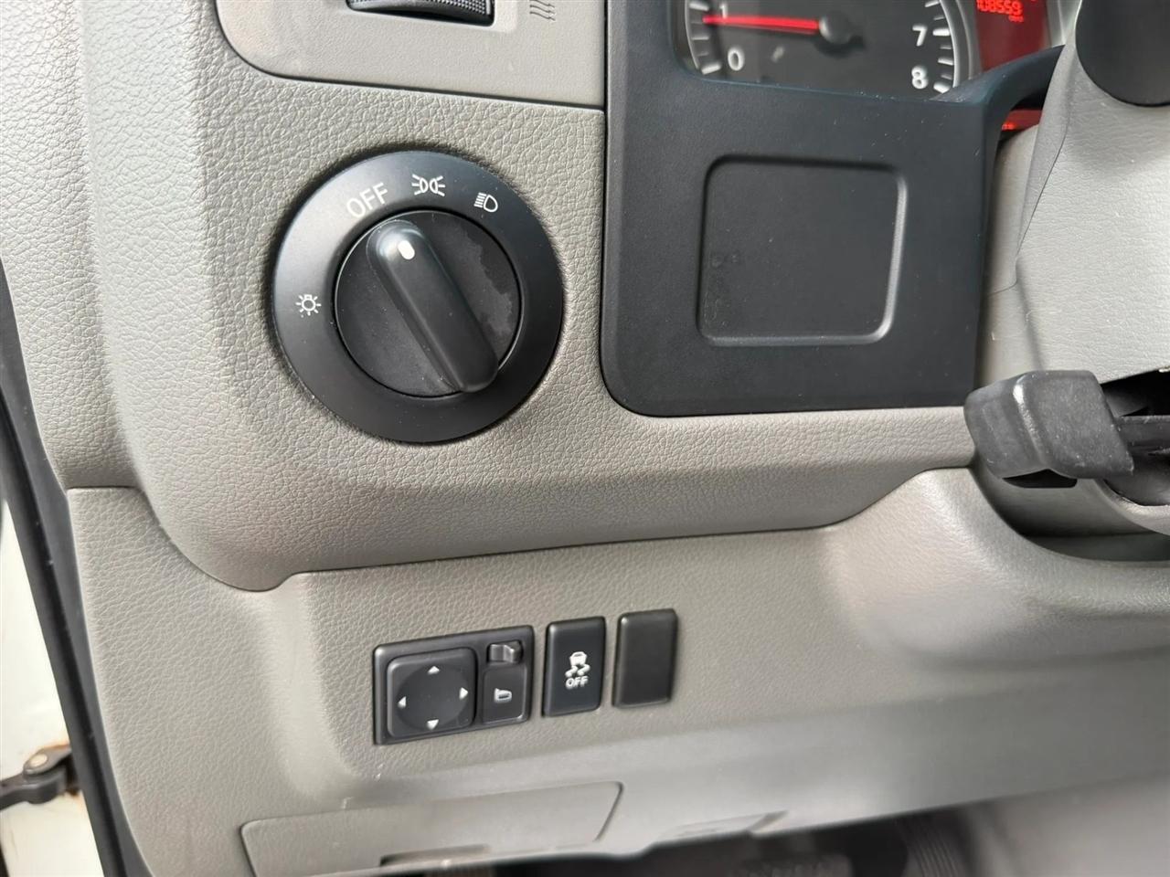Nissan NV Cargo 1500 SV 2015