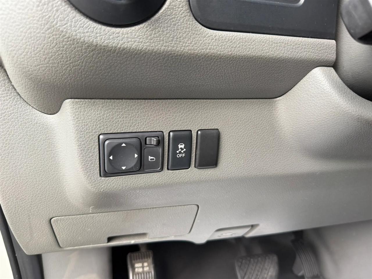 Nissan NV Cargo 1500 SV 2015