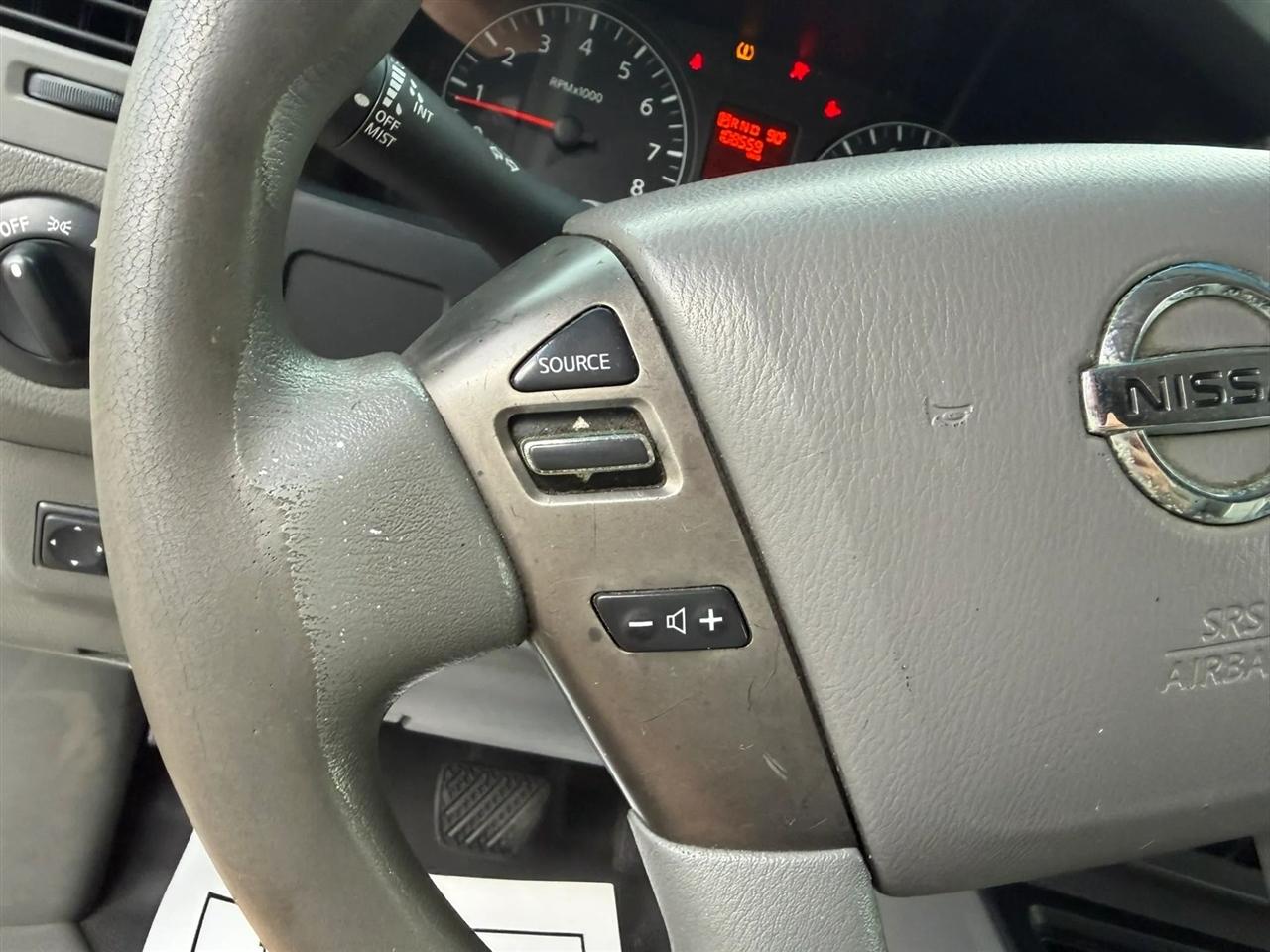 Nissan NV Cargo 1500 SV 2015