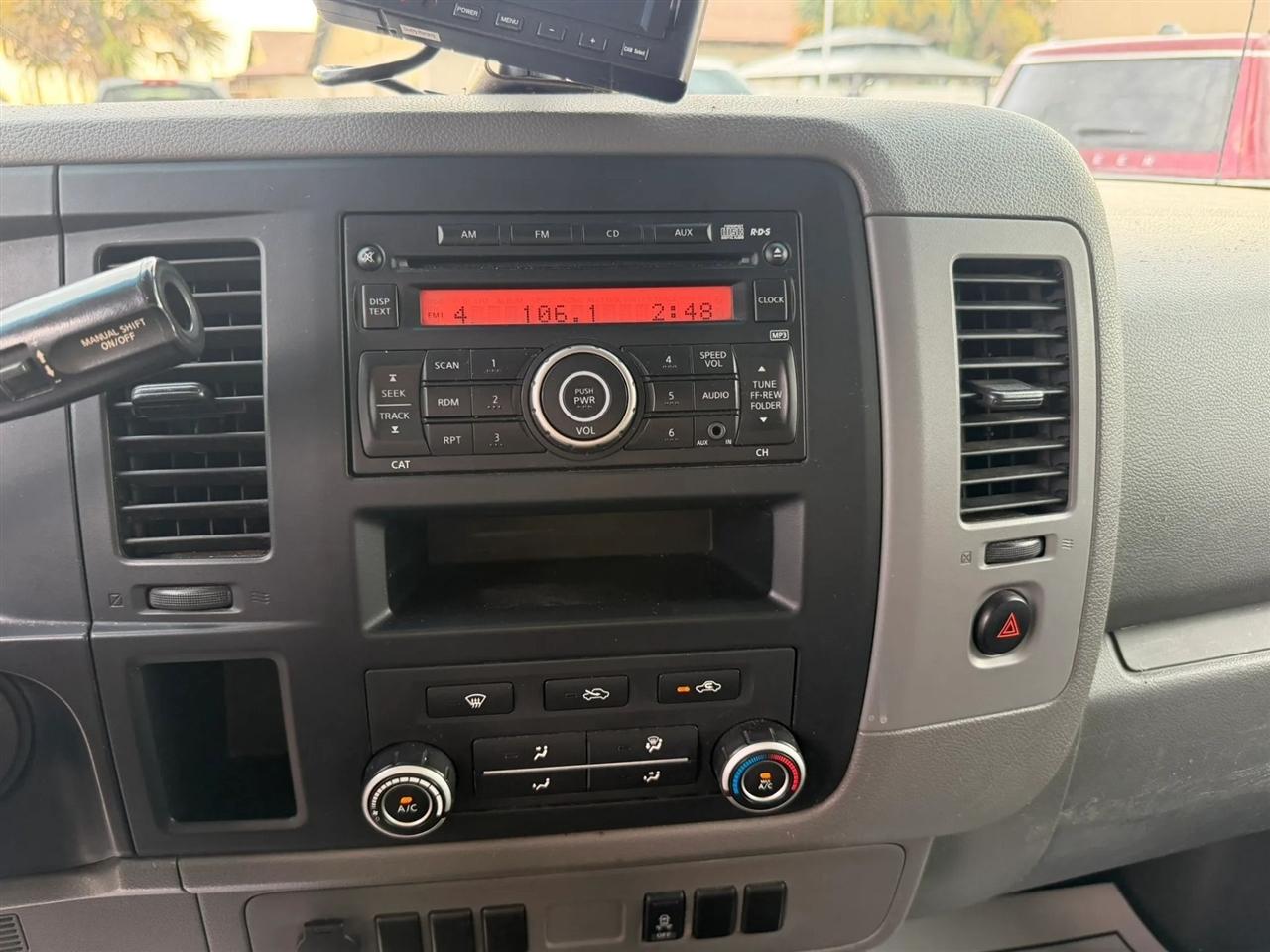 Nissan NV Cargo 1500 SV 2015
