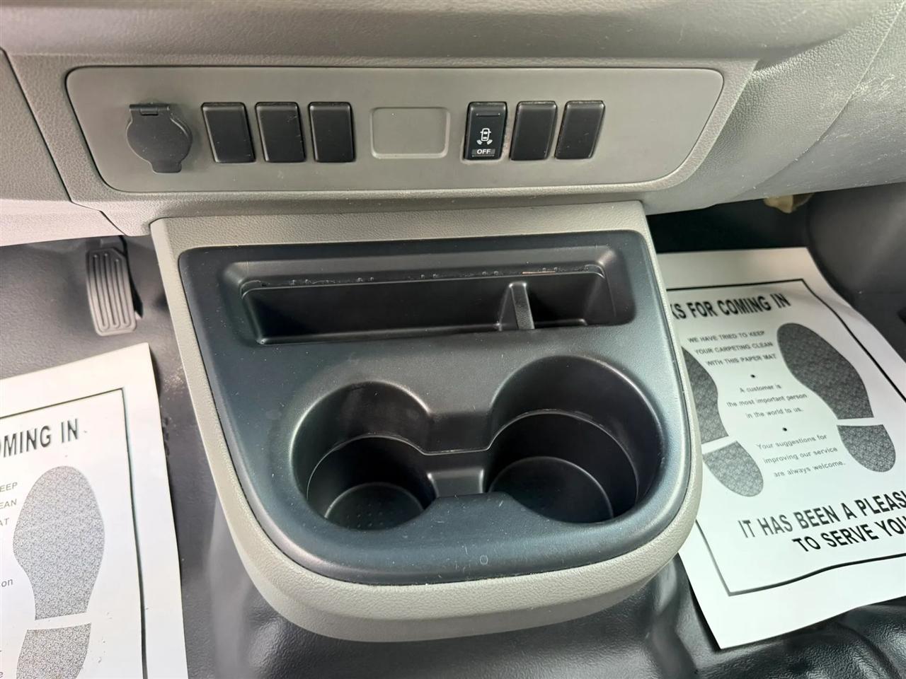 Nissan NV Cargo 1500 SV 2015