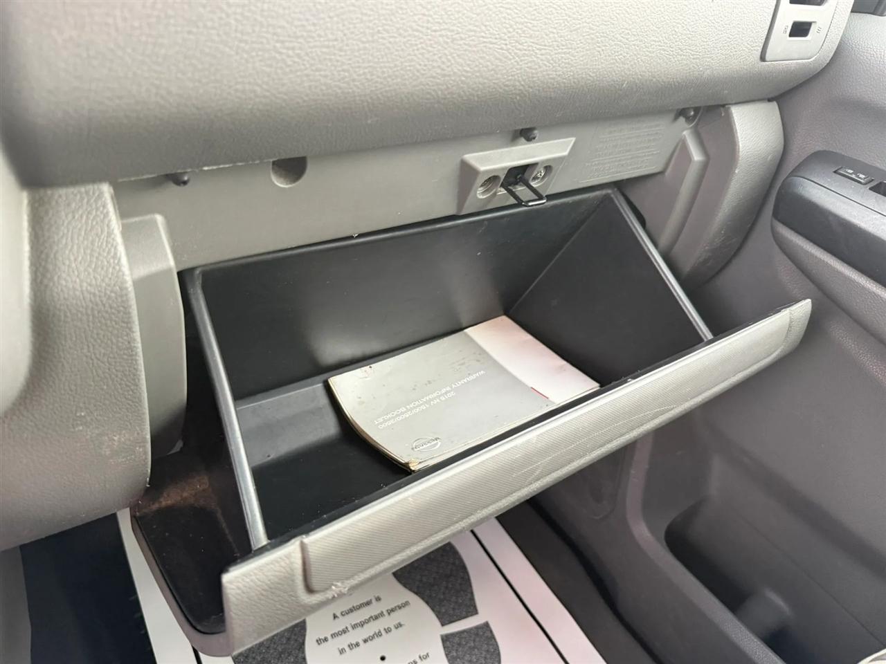 Nissan NV Cargo 1500 SV 2015