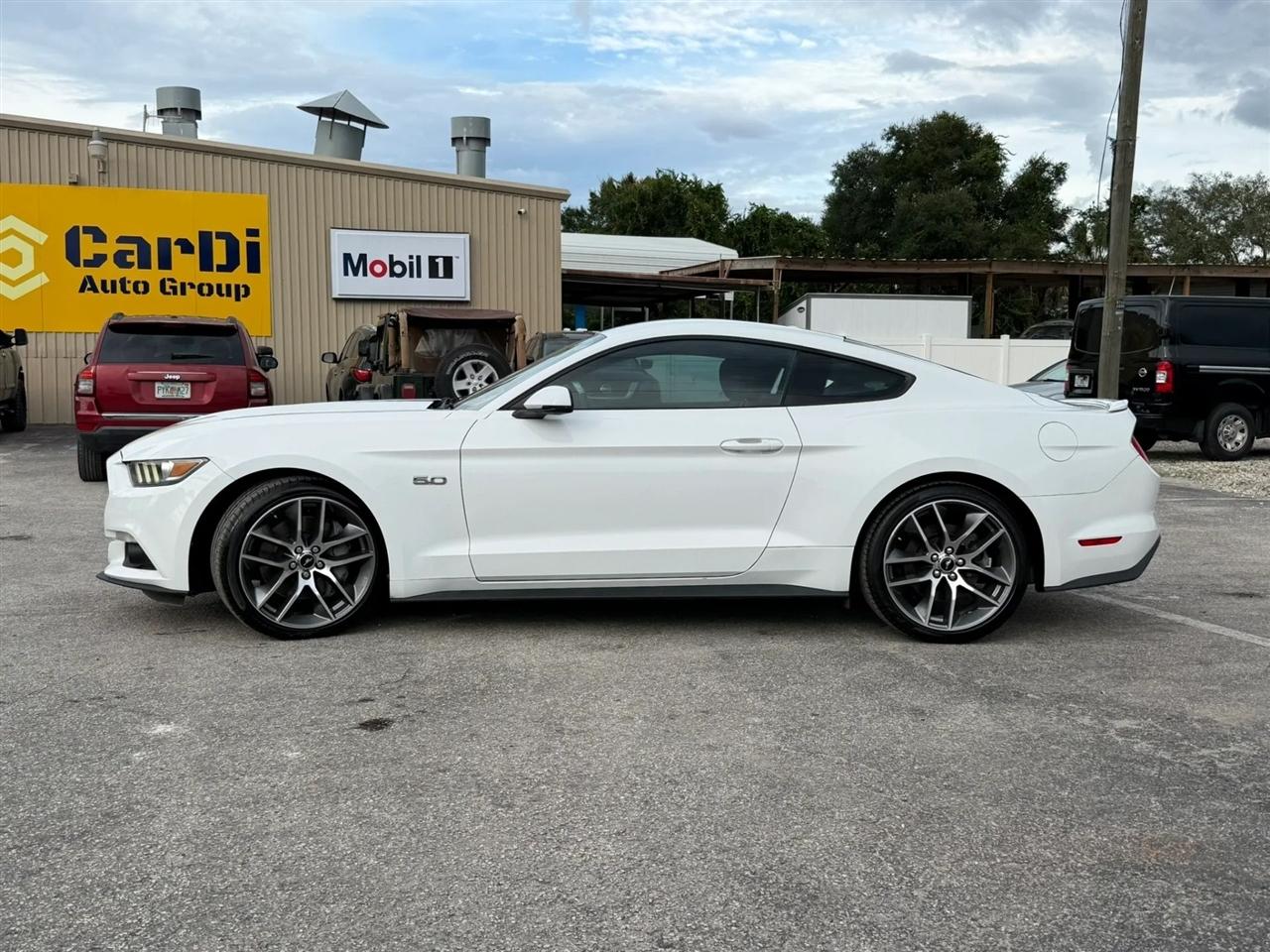 Ford Mustang GT Premium Coupe 2016