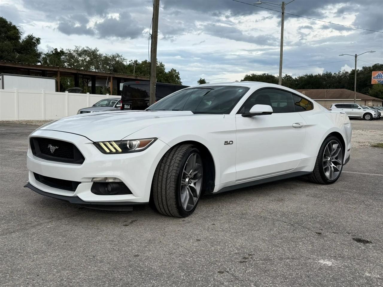 Ford Mustang GT Premium Coupe 2016