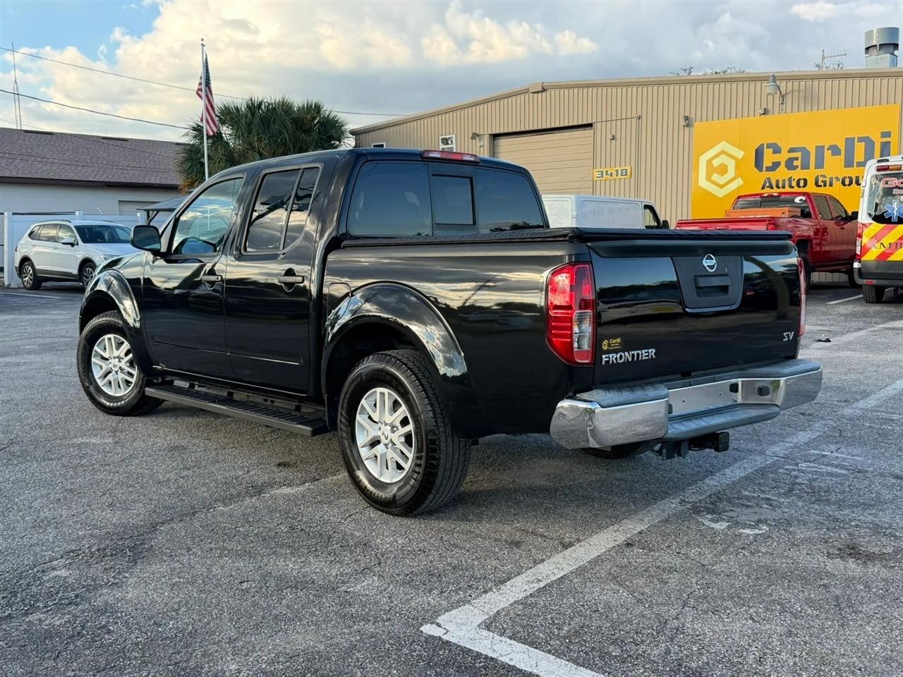 Nissan Frontier S Crew Cab 5AT 2WD 2019