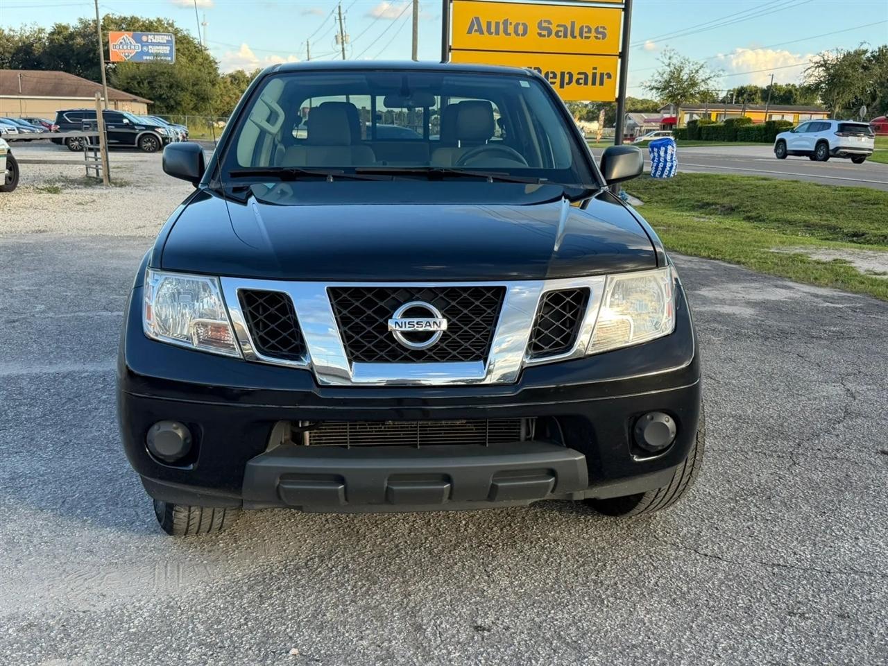 Nissan Frontier S Crew Cab 5AT 2WD 2019