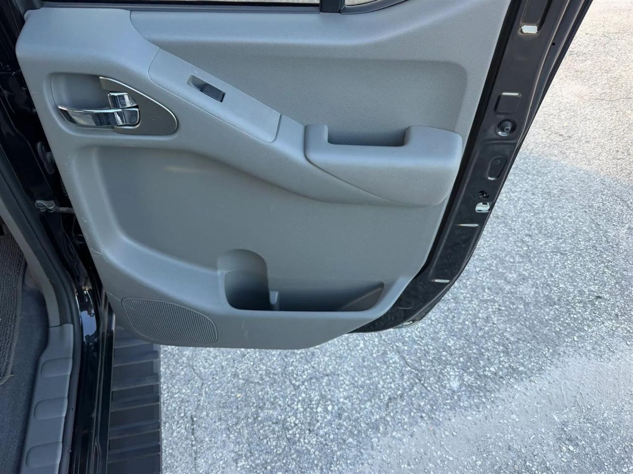 Nissan Frontier S Crew Cab 5AT 2WD 2019