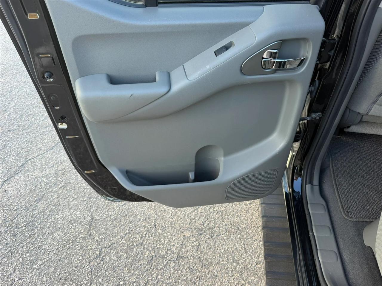 Nissan Frontier S Crew Cab 5AT 2WD 2019