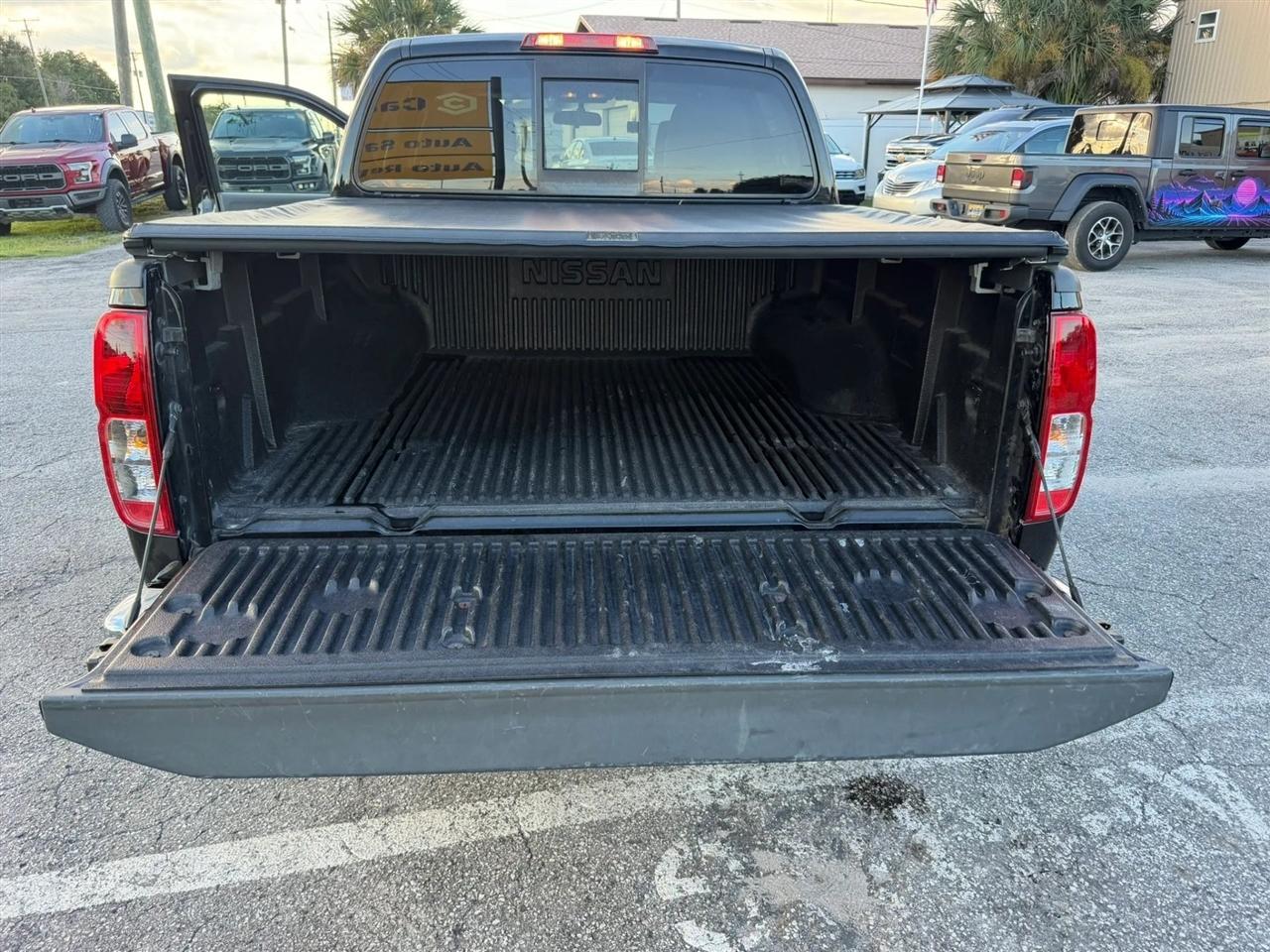 Nissan Frontier S Crew Cab 5AT 2WD 2019