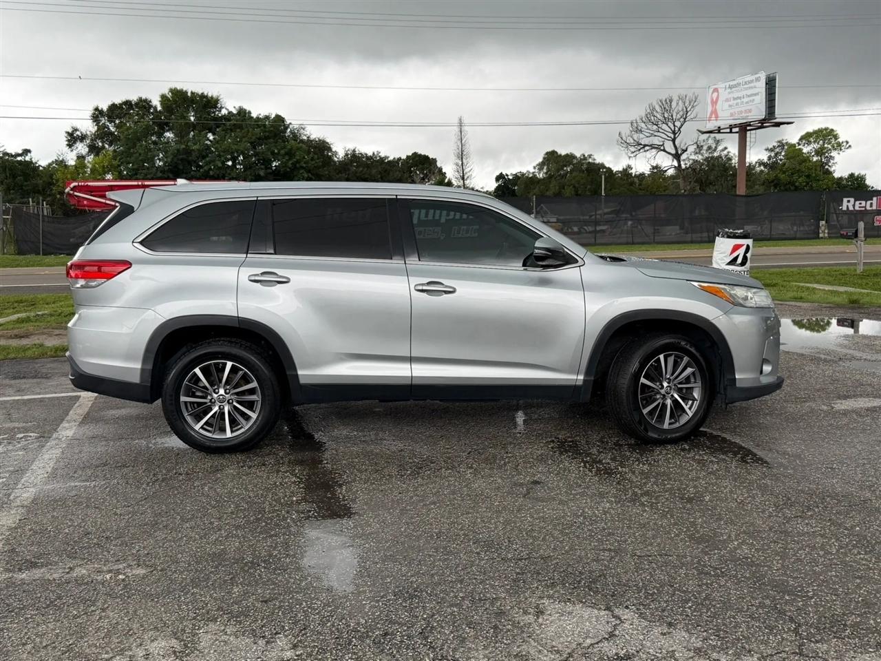 Toyota Highlander XLE FWD V6 2019
