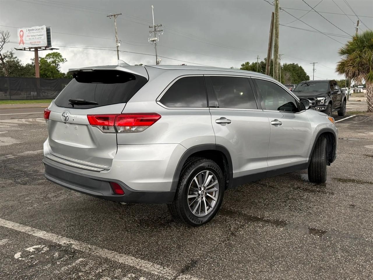 Toyota Highlander XLE FWD V6 2019