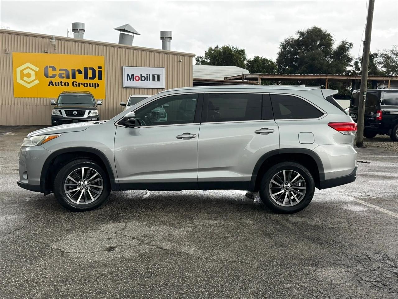 Toyota Highlander XLE FWD V6 2019