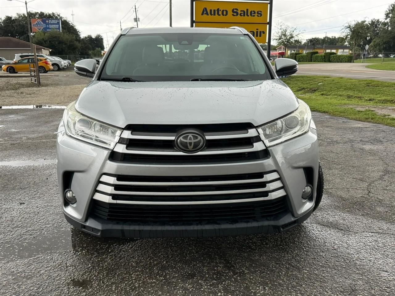Toyota Highlander XLE FWD V6 2019