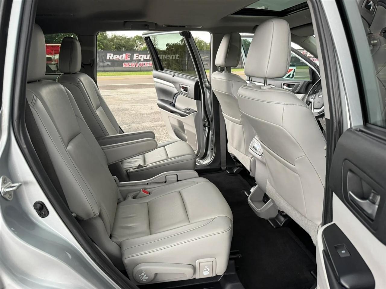 Toyota Highlander XLE FWD V6 2019