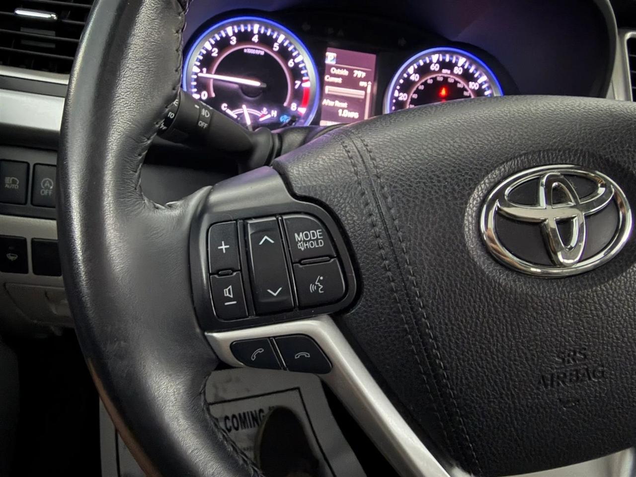 Toyota Highlander XLE FWD V6 2019
