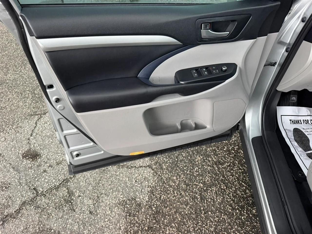 Toyota Highlander XLE FWD V6 2019