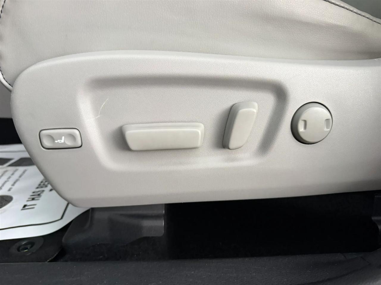 Toyota Highlander XLE FWD V6 2019