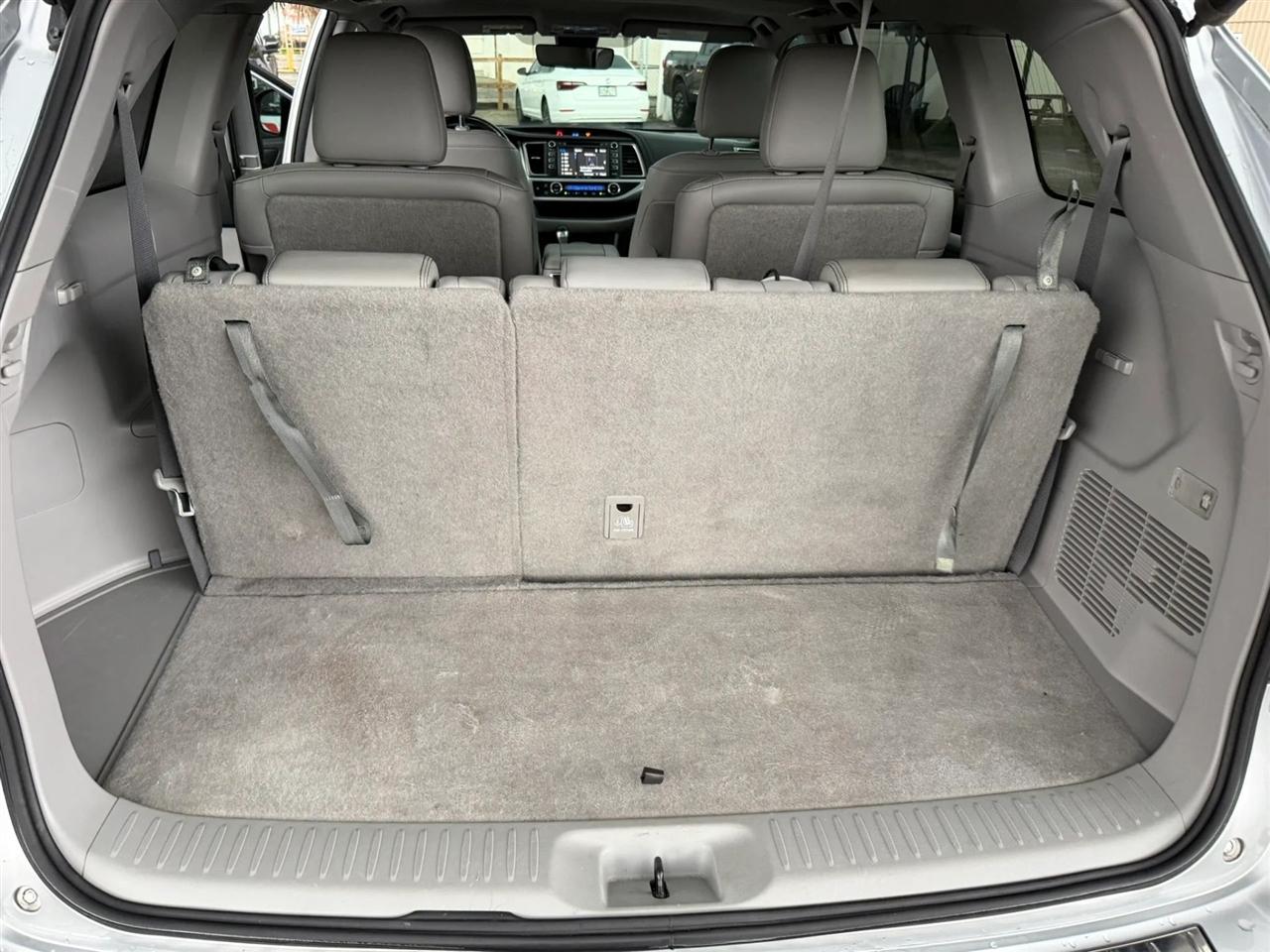 Toyota Highlander XLE FWD V6 2019