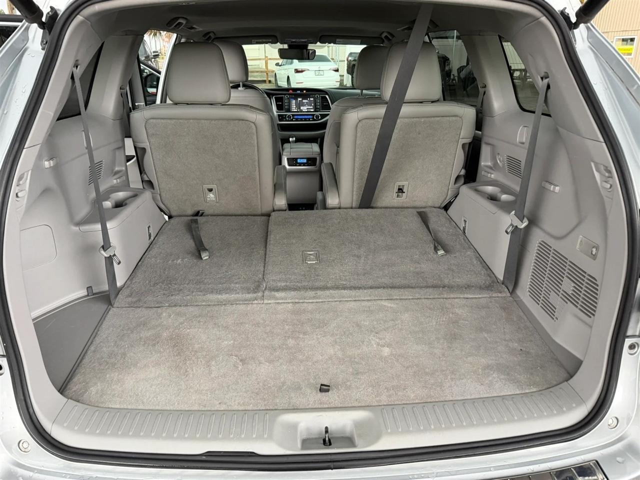 Toyota Highlander XLE FWD V6 2019